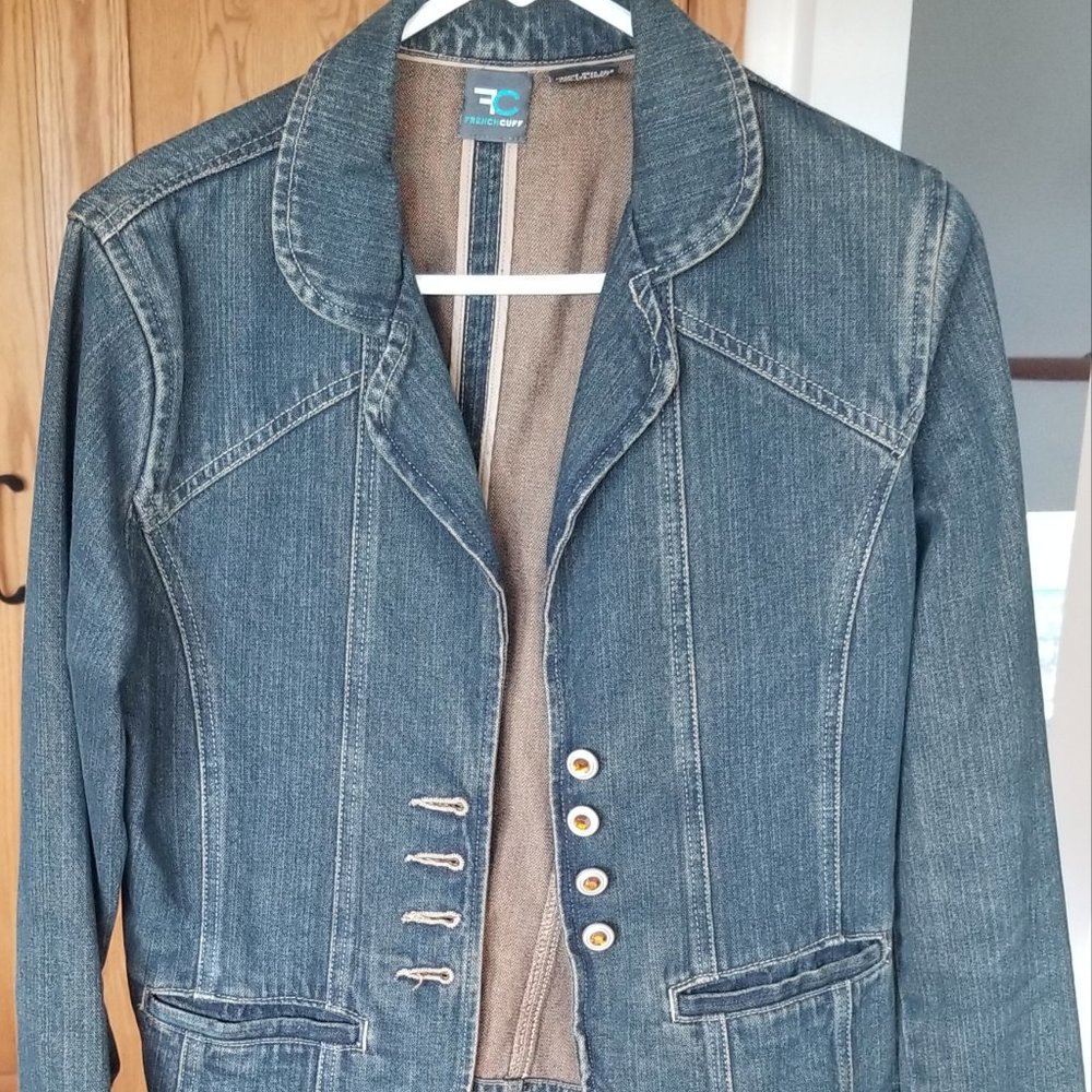 Size M Button Jean Jacket